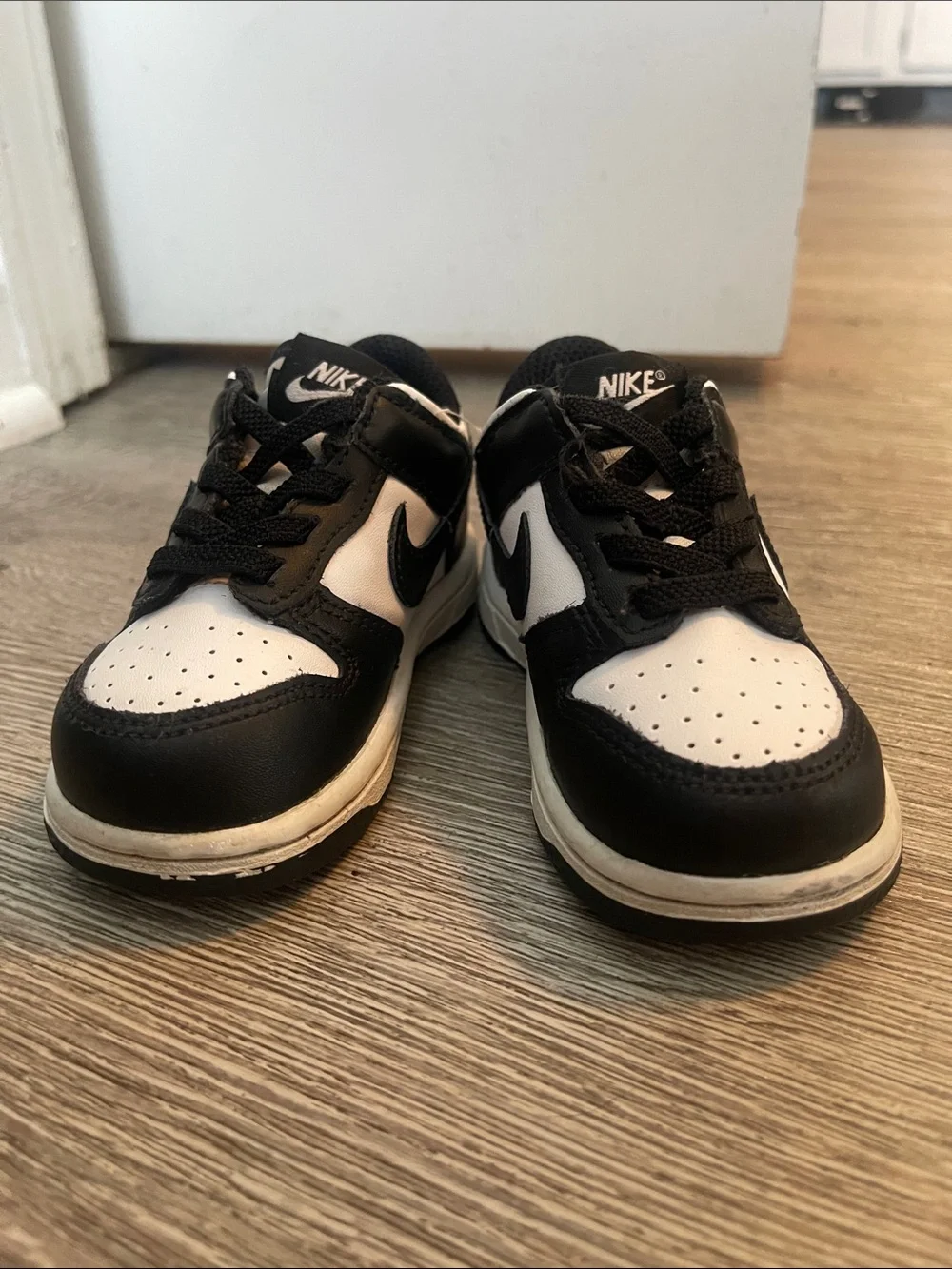 Nike Kids Black and White Low-Top Sneakers panda dunks size 6c